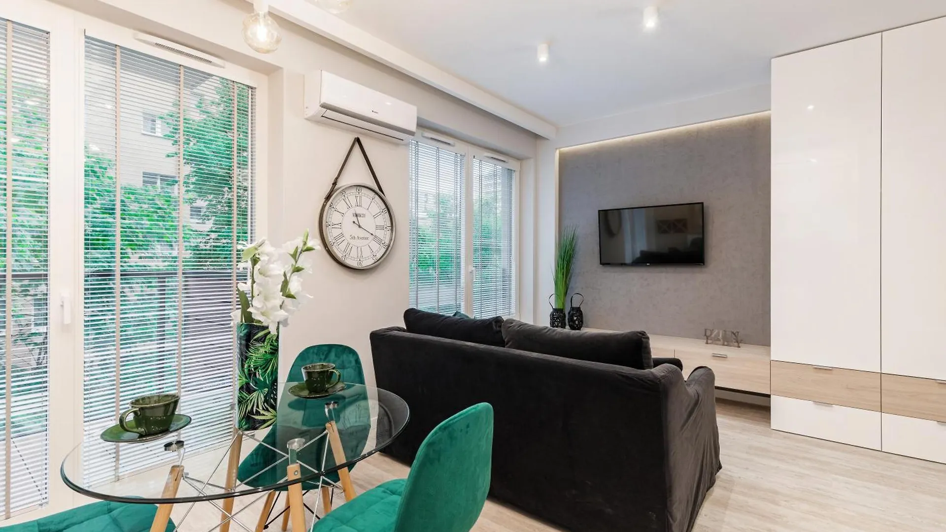 Vipwarsawapartments Pl Sienna 65 Poland